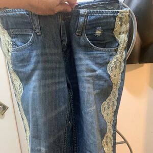 Cute lace capri jeans